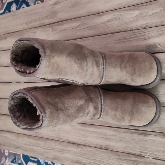 UGG SUEDE TALL BOOTS IN GREY 🩶 SIZE WOMANS 6 🩶 - Picture 8 of 12
